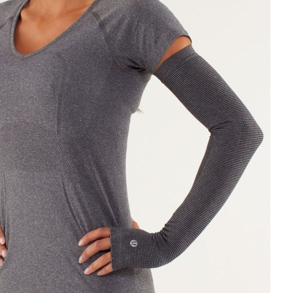 Lululemon OS Lululemon Swiftly Arm Warmer Striped Thumbhole Athletic Gorpcore